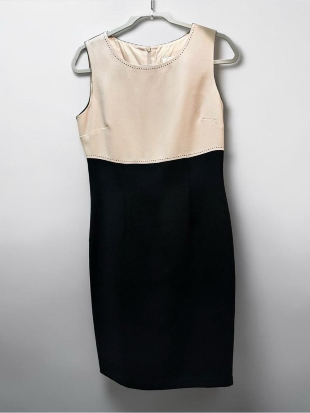 Studio I Sleeveless Two-Tone Midi Dress in Cream and Black